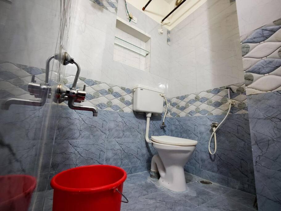 Comfy 2-Bedroom House In Sanjaynagar, Bengaluru エクステリア 写真